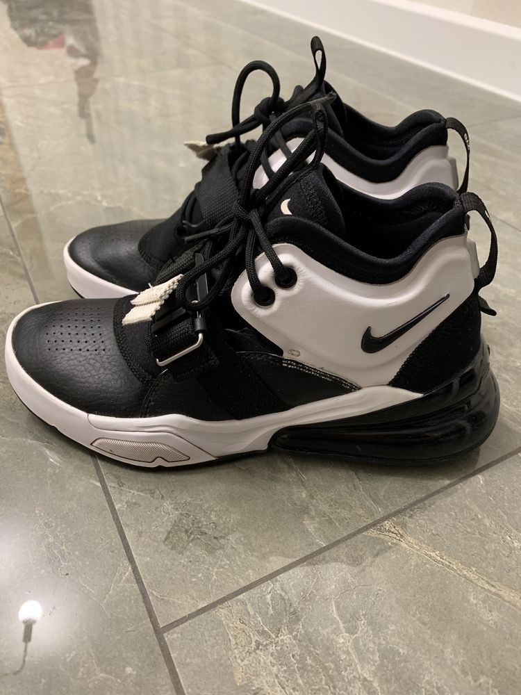 Кроссовки Nike AIR FORCE 270