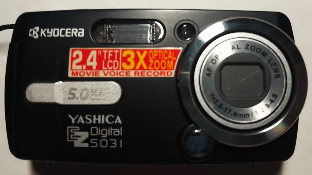 Цифрова камера Yashica EZ 5031. Японія.