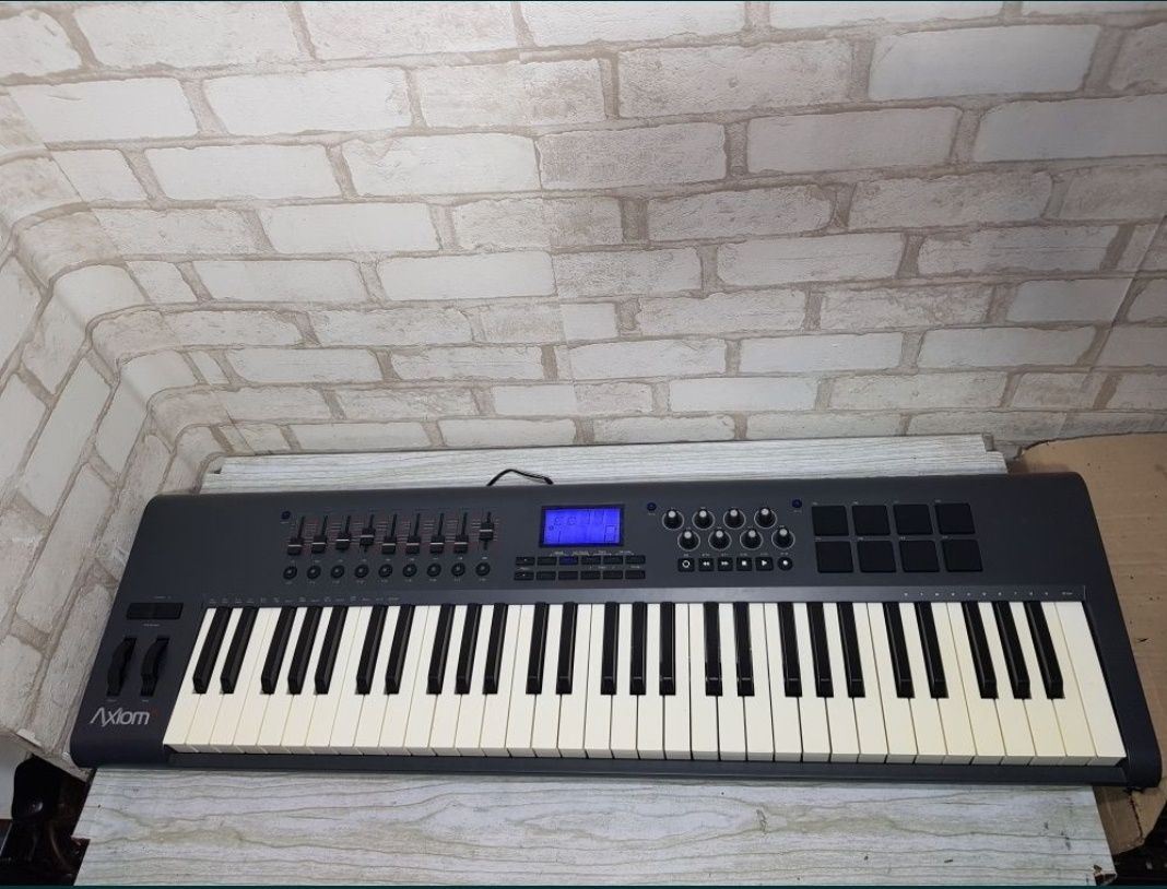 Синтезатор Yamaha PSR-323/M-Audio динамічна клавіатура б/у з Німеччин