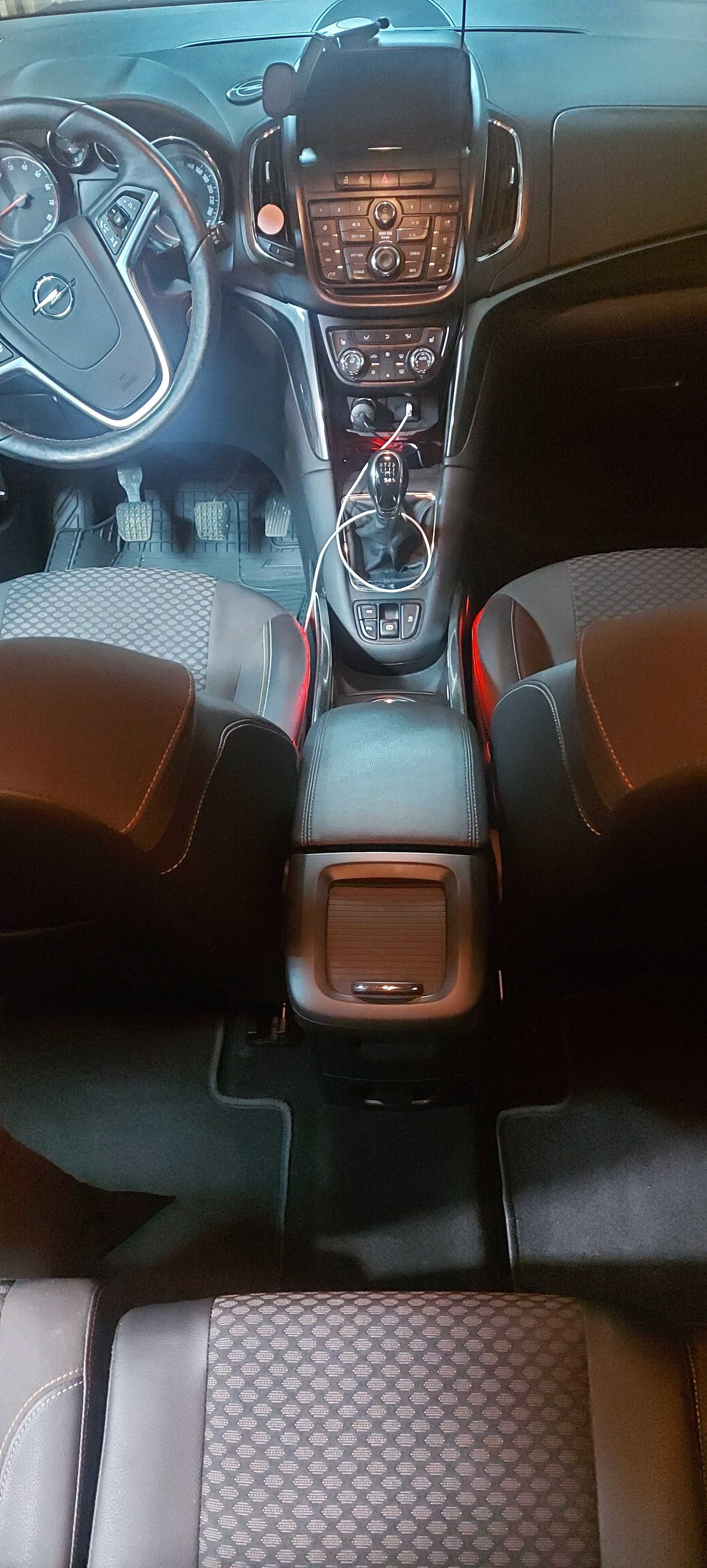 Opel Zafira 1.6 200 KM EURO6 6bieg manual