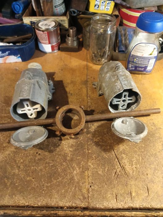 Gniazdo siłowe 16 A i 32 A wtyczki.