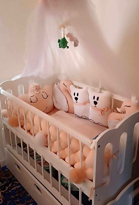 Продам дитячий постільний набір в ліжечко