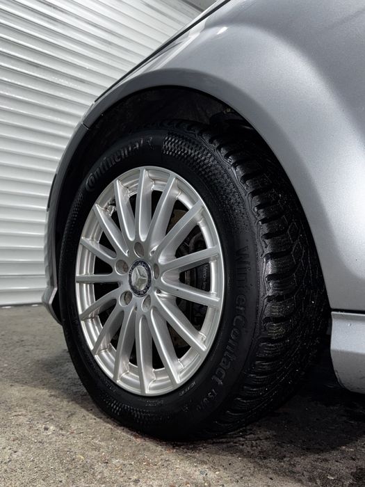 Мерседес с300 99350км, 2 власники.