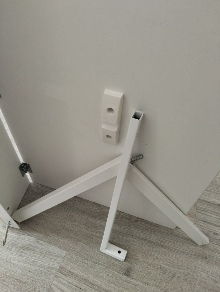 Mesa desdobrável de parede