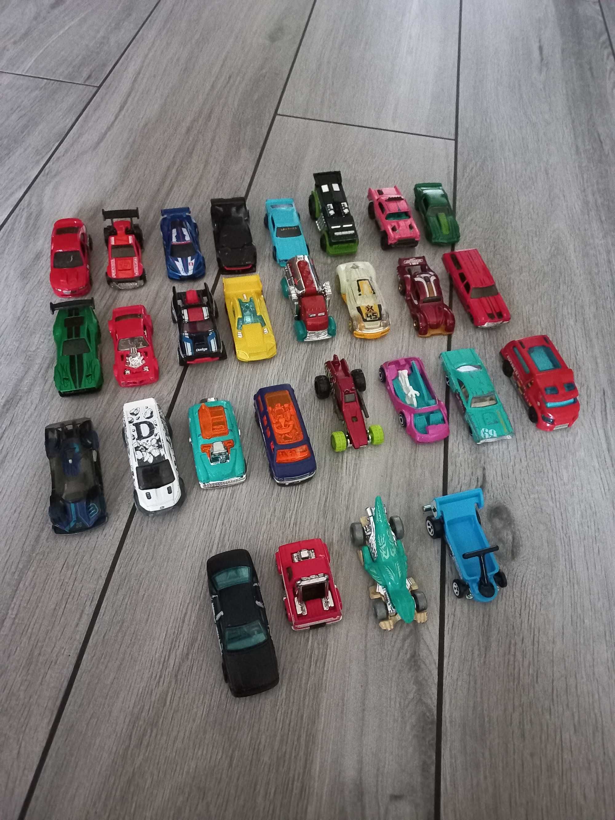 Hot wheels samochodziki 28 sztuk