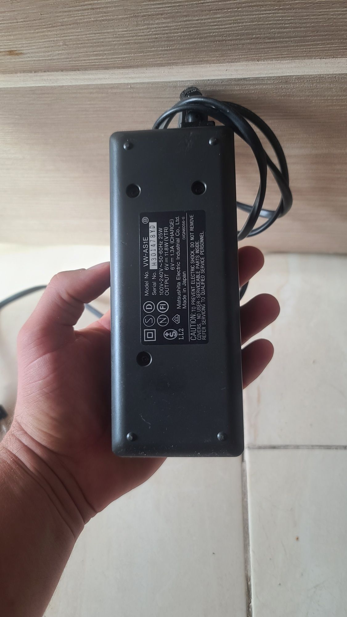 Зарядное устройство Panasonic Video AC Adaptor VW-AS1