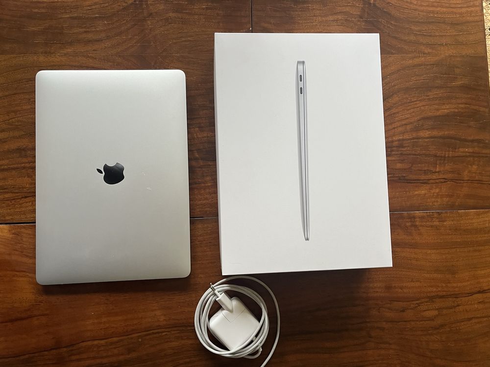 APPLE MacBook Air 13.3” Retina M1 8Gb RAM 256 Gb SSD MacOs