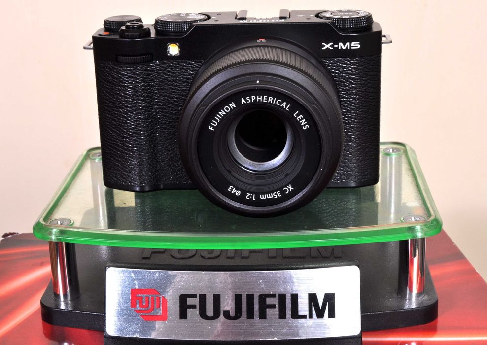 Fuji X-M5 + Fuji Xc 35mm F: 2.0. Novo, fatura/garantia