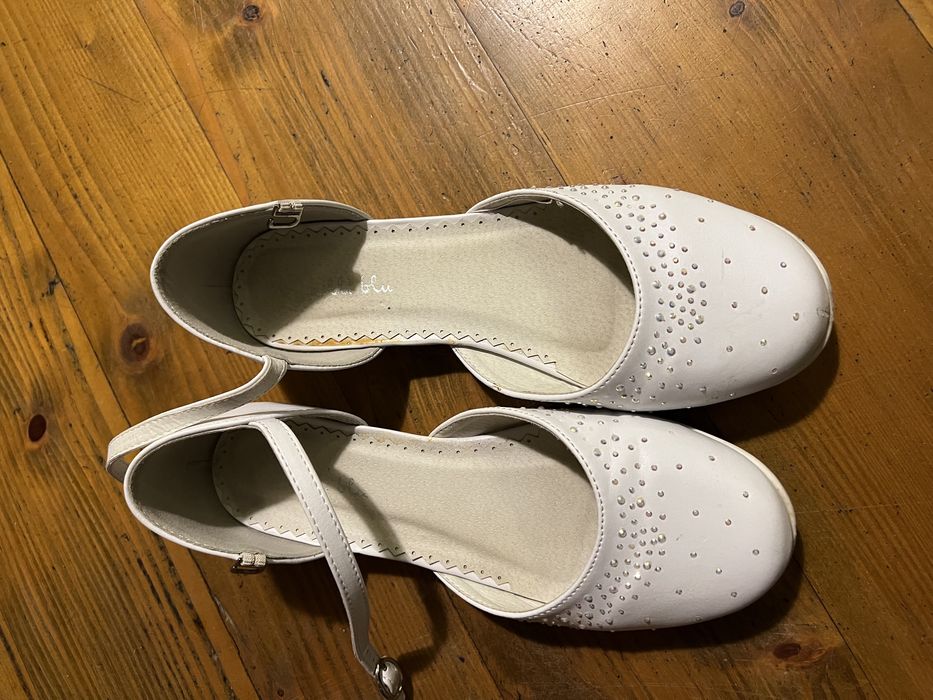 Buty konunijne białe do komuni 35 Nelly Blu ccc
