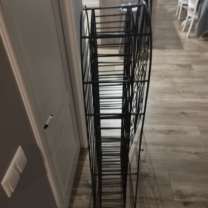 Metalowy stojak , szafka na wino