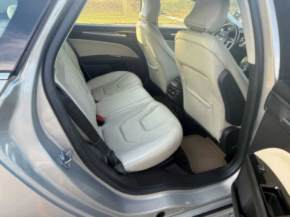 Ford Fusion Titanium      2016