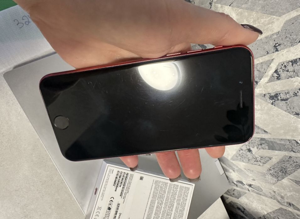 Iphone se 3 128 red 93акум