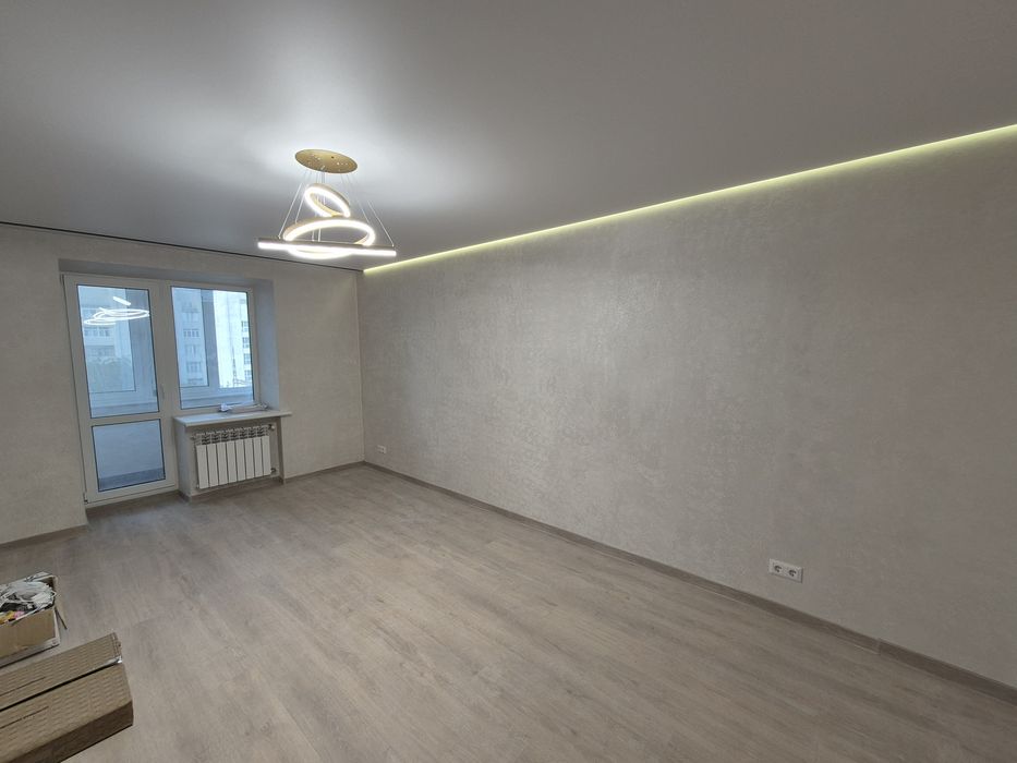 Продам трехкомнатную квартиру в центре