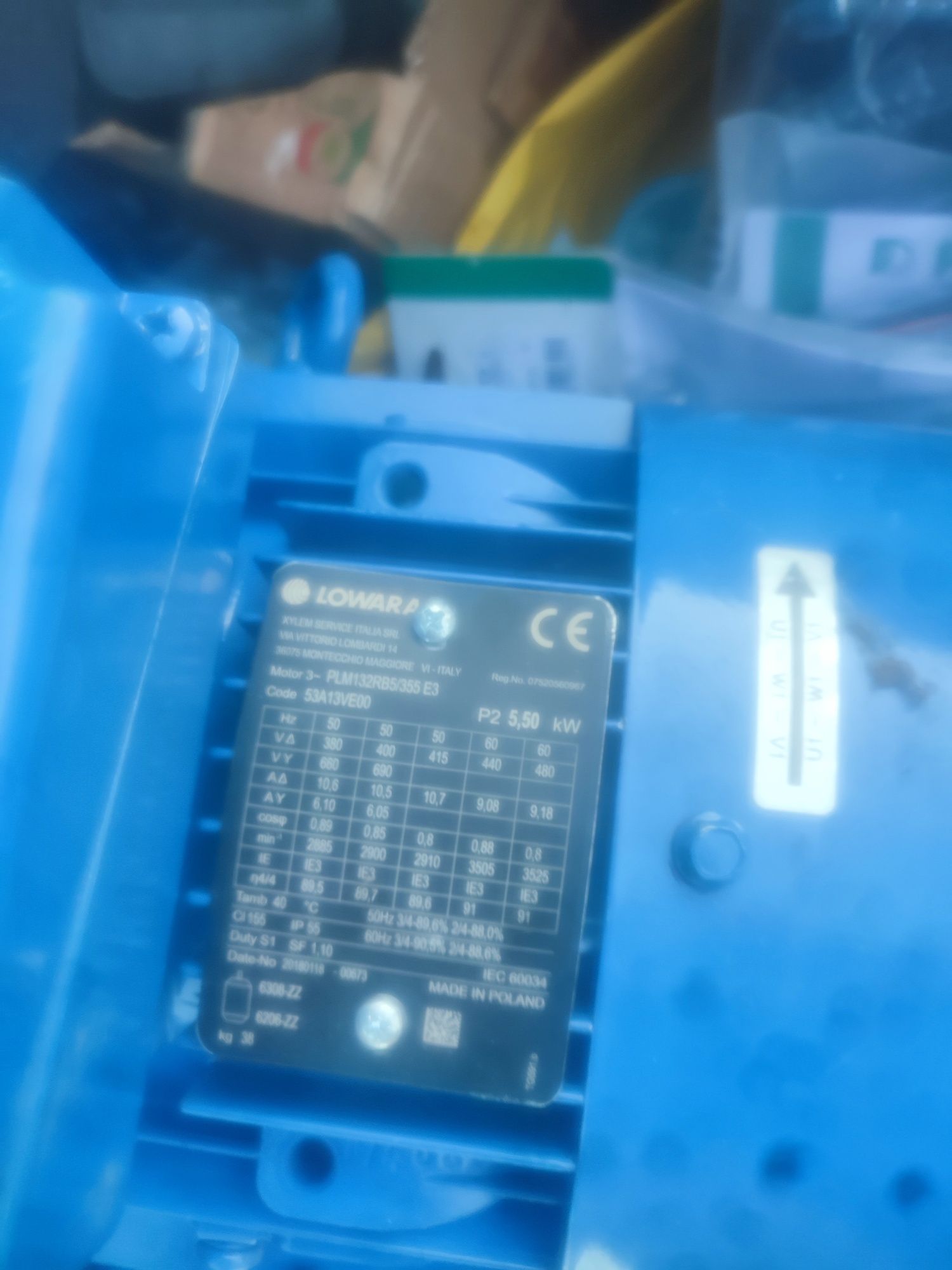 Vendo um motor eléctrico trifásico novo