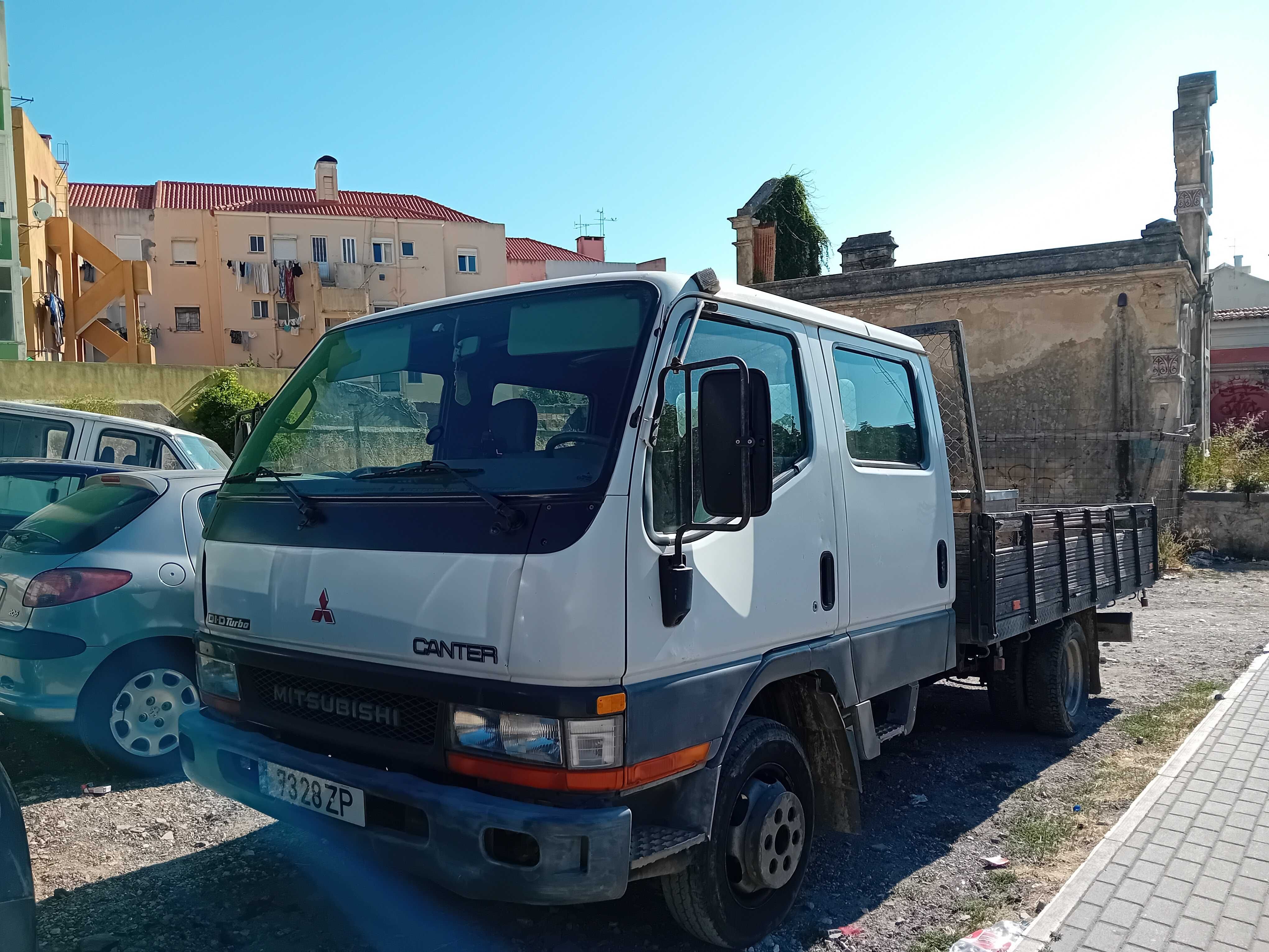 Carrinha canter em bom estado carro de trabalho