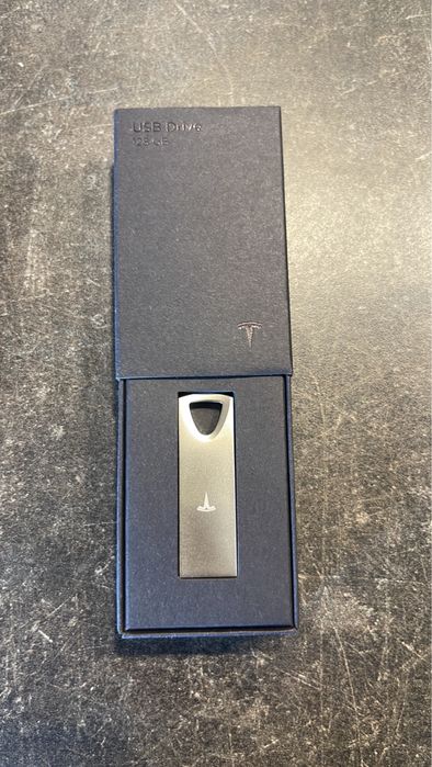 USB флешка Тесла оригинал новая