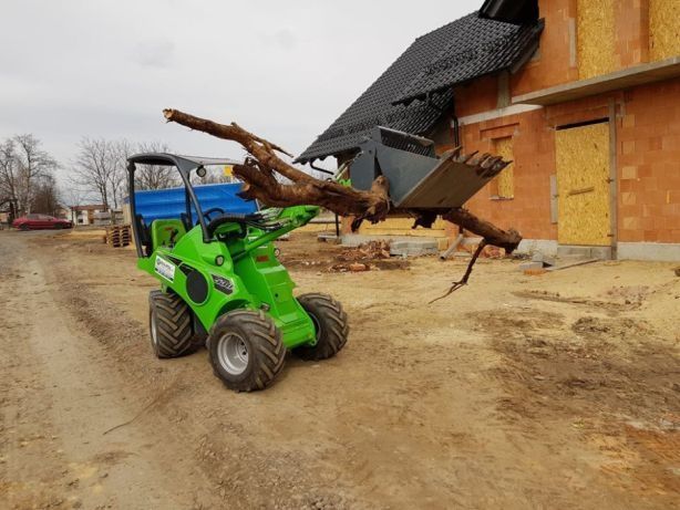 Zakładanie trawników, prace ogrodnicze, niwelacja terenu