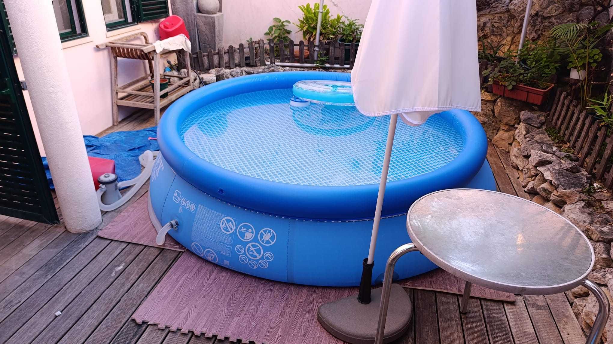 Piscina 2500 litros com diversos acessórios