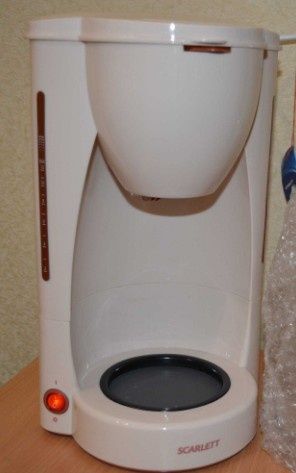 Крапельна кавоварка SCARLETT SC-1031 б/в без чашки