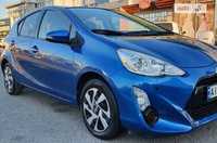 Toyota Prius C надійний японський гібрид 2015р