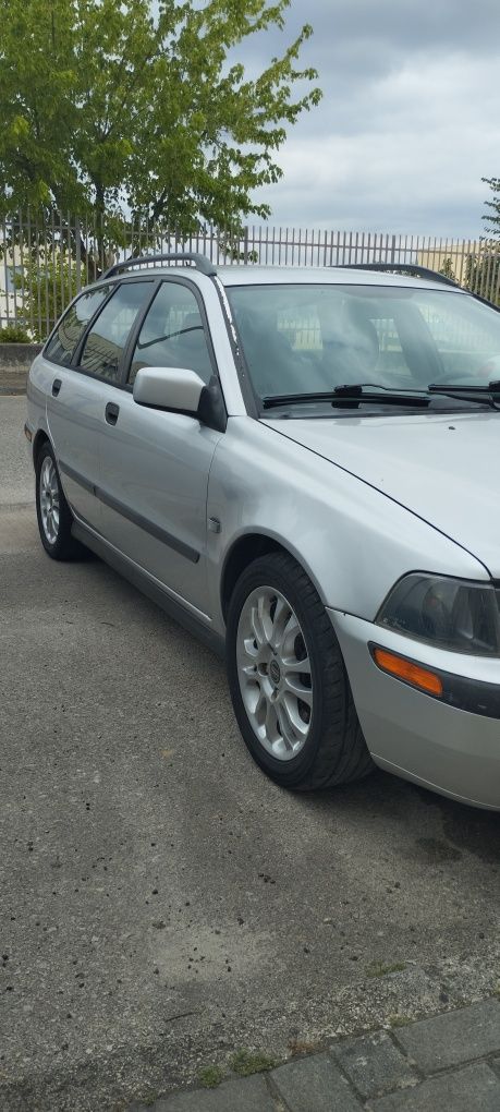 Volvo V40 1.9  CR