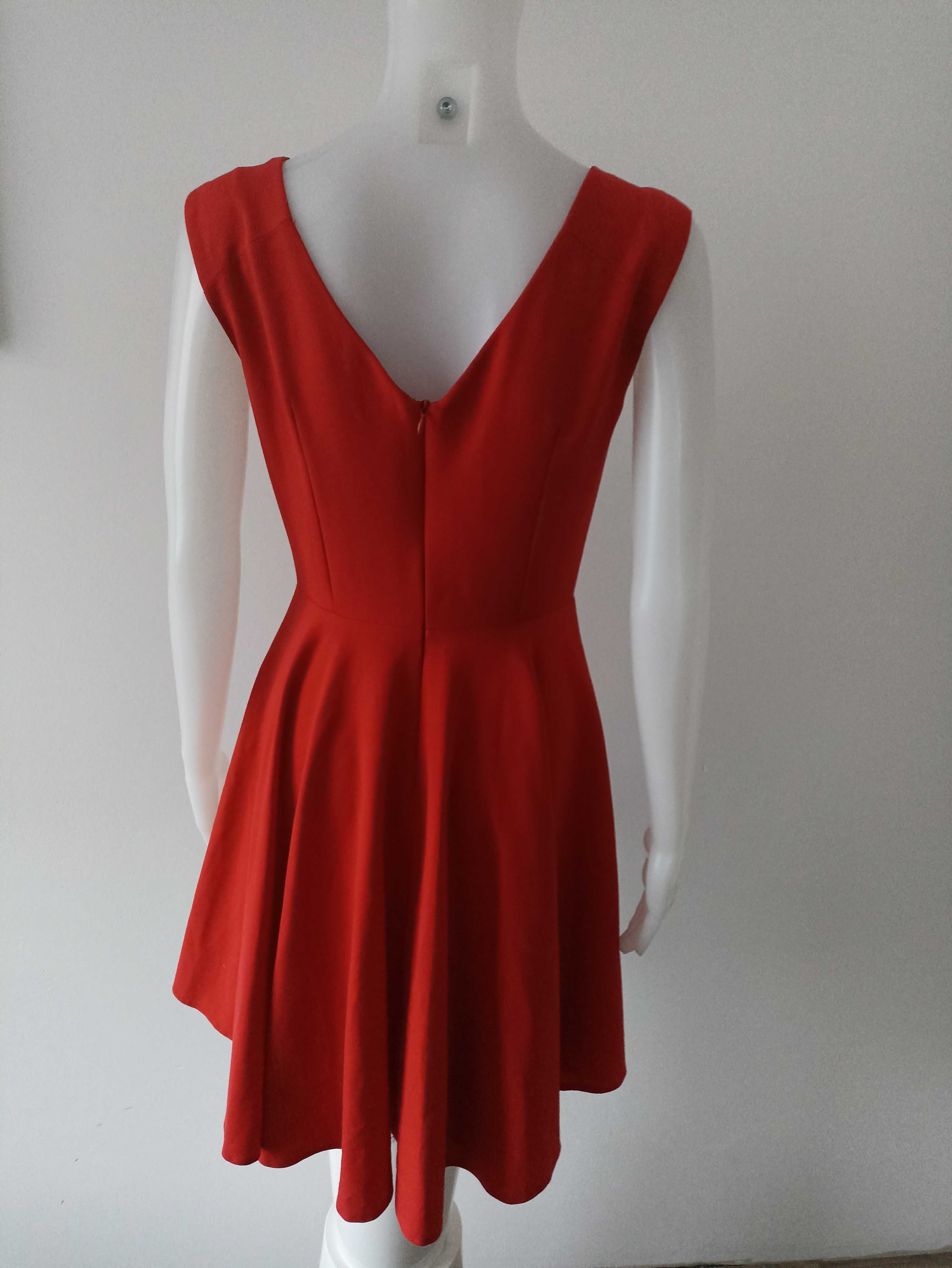Czerwona sukienka na grubych ramiączkach J&J rozmiar 36 S
