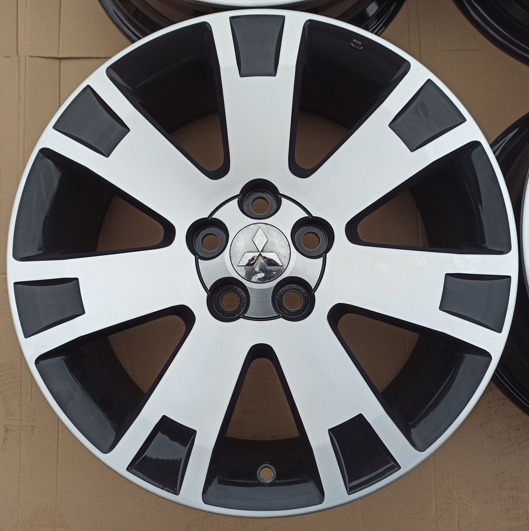 Felgi Oryginał Mitsubishi Eclipse Asx Outlander 5x114,3 7Jx18 ET38