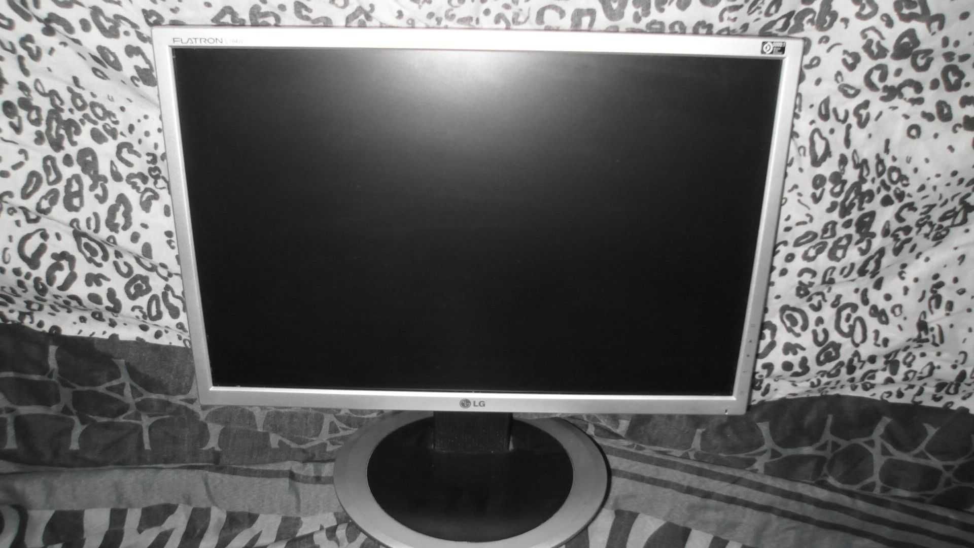 Монитор LG FLATRON L 194 WTS - SF  " 19 ,,