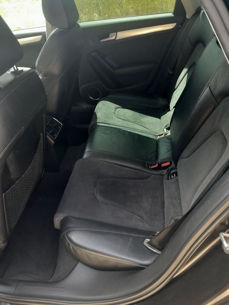Audi  A4 B8  V6 QUATTRO 270 KM
