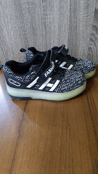 Туфлі підліткові, роликові туфлі