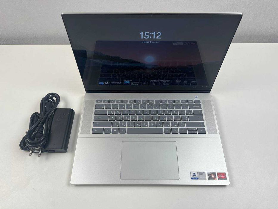 Ноутбук Dell Inspiron 16 5625 Ryzen 7 5825U Vega 8 16GB 512GB M.2