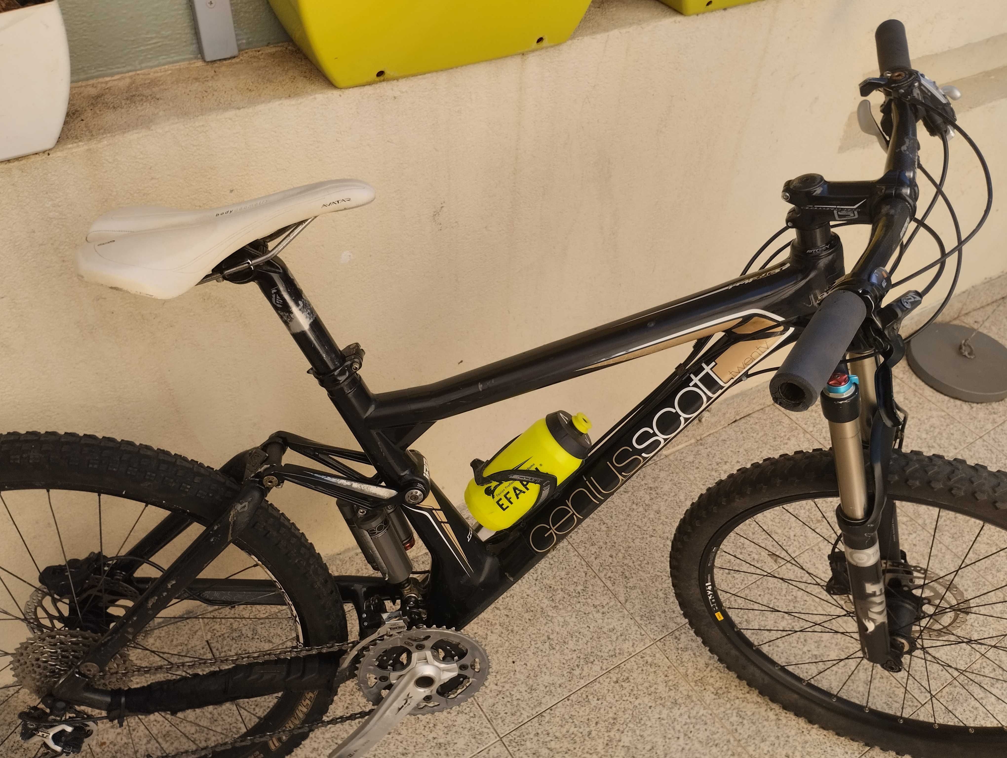 Vendo Scott Genius com suspensão fox