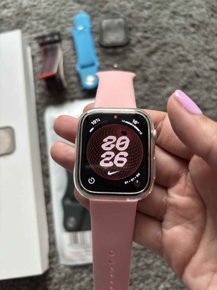 Apple Watch 8 series 45 mm Starlight Aluminium