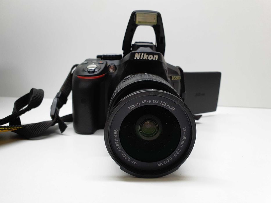 Lustrzanka Nikon D5300 korpus + obiektyw + torba Przebieg 1970