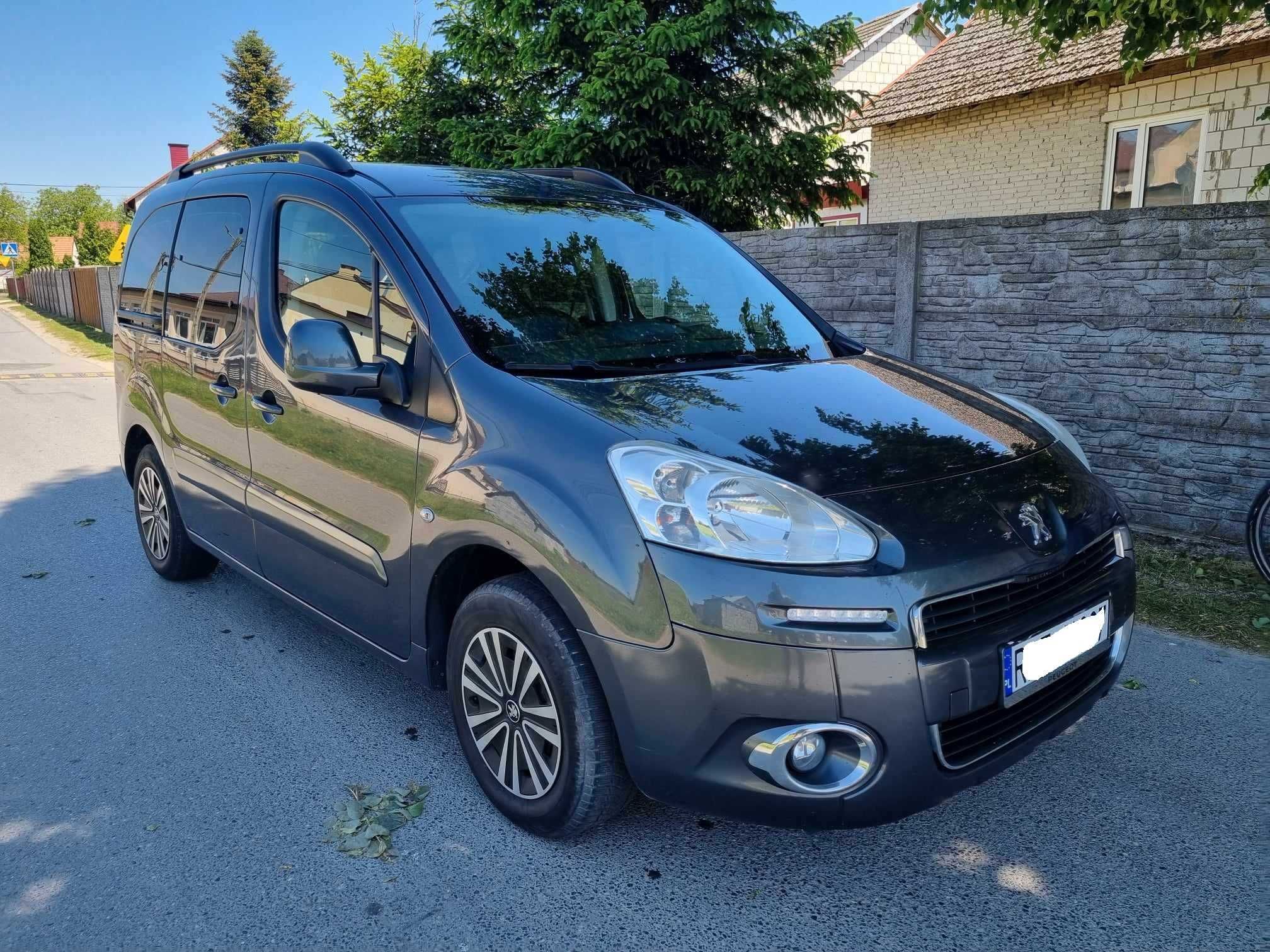 Peugeot Partner 1.6 HDI    2014r   Berlingo   132000 km   Salon Polska