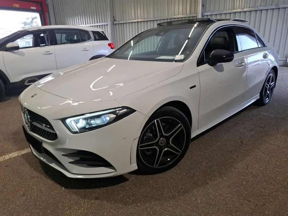 Mercedes-Benz A 250 Limousine e 8G-DCT AMG Line