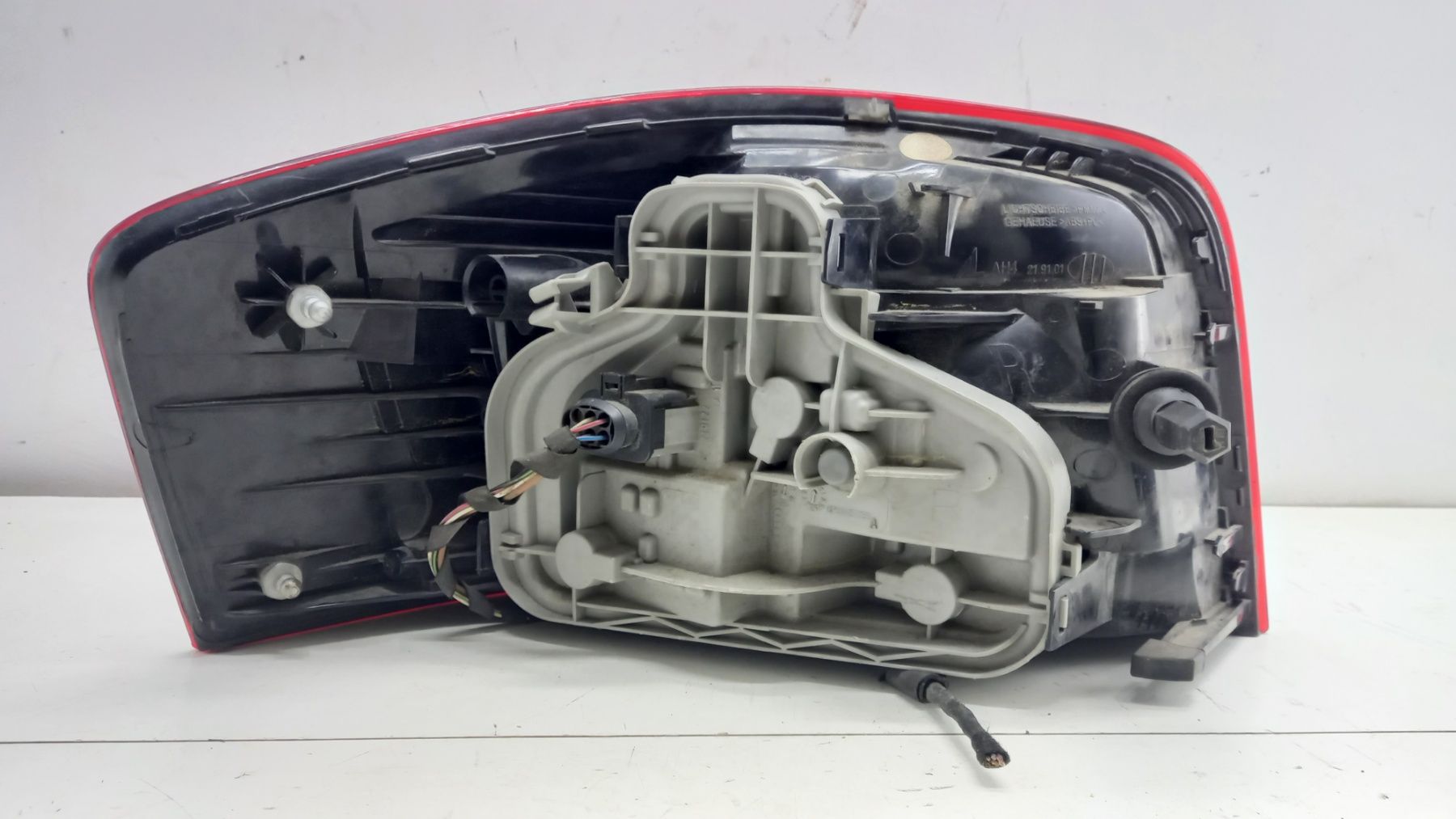 Фонарь задний правый стоп Audi A3 S3 2009-2013 8P3945096B
