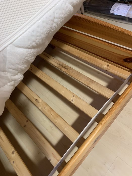 Łóżko z materacem Hilding