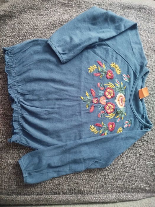 Bluzka dziewczęca z motywem kwiatowym