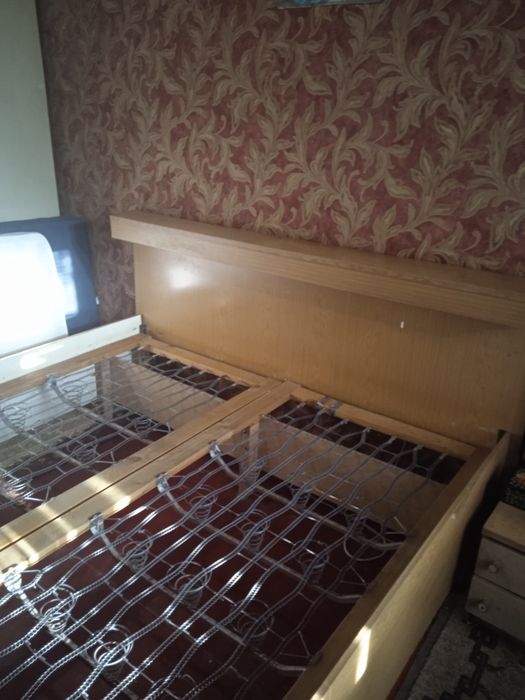 Продам двохспальне ліжко без матраців з підсвіткою