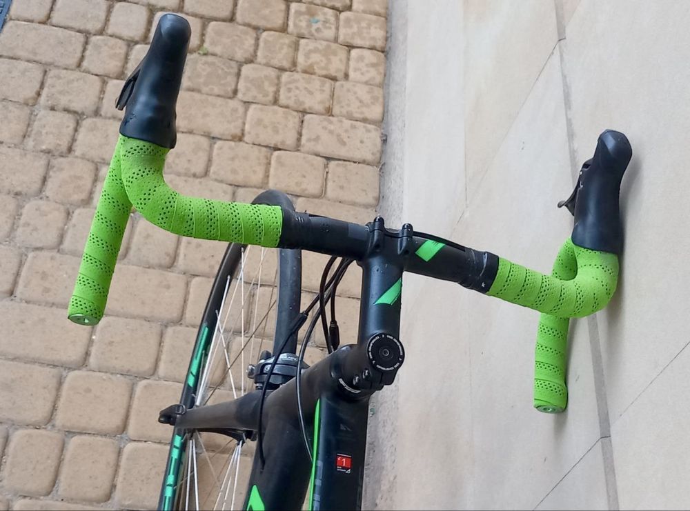 Rower szosowy CUBE Attain Race 2020 – karbonowy widelec, super stan
