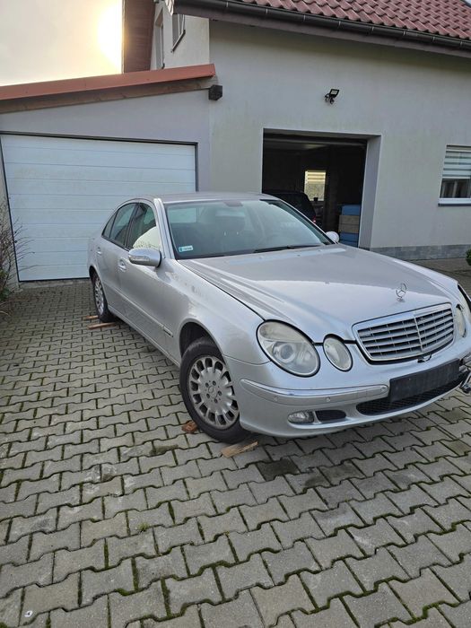 Mercedes w211, 2.2 cdi 150 km, 2005 rok, uszkodzony