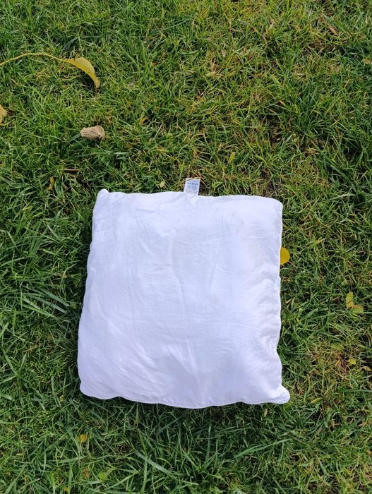 Подушка біла. Для дому