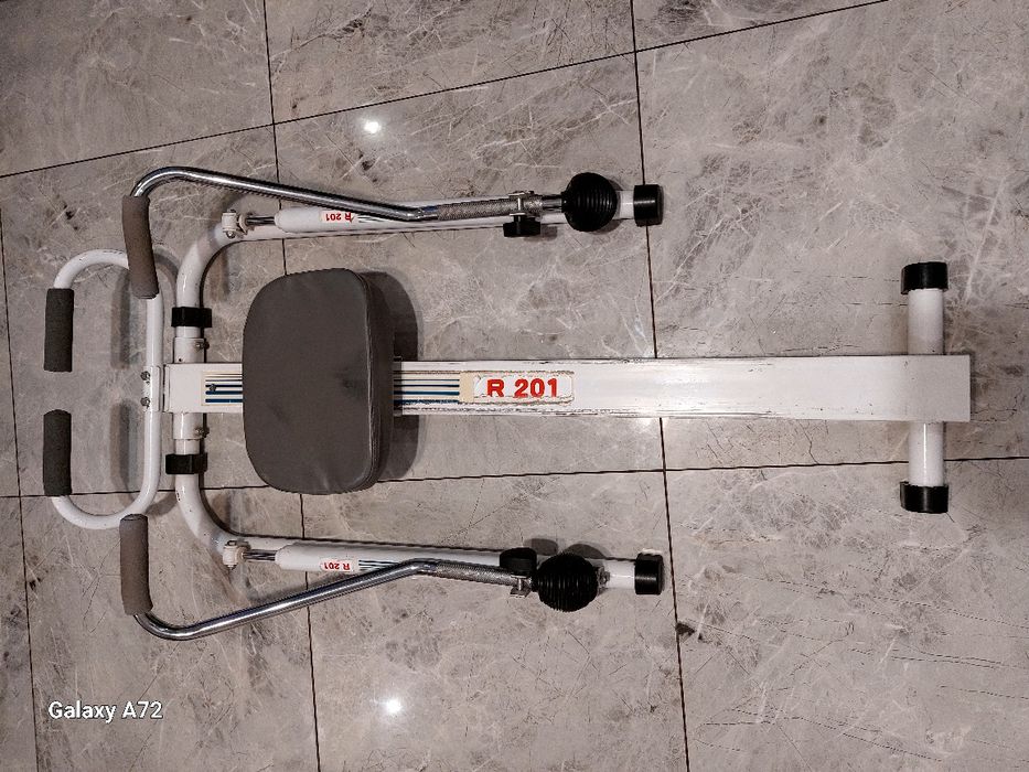 wioślarz do ćwiczeń Star R201