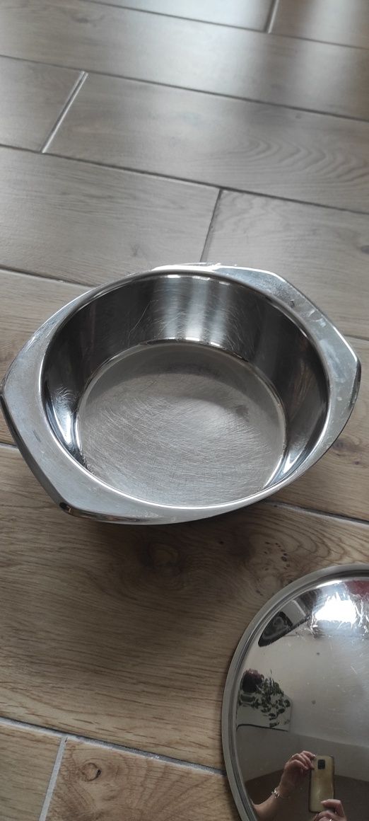 Naczynia ze stali nierdzewnej z pokrywką, 2 sztuki, cena za komplet