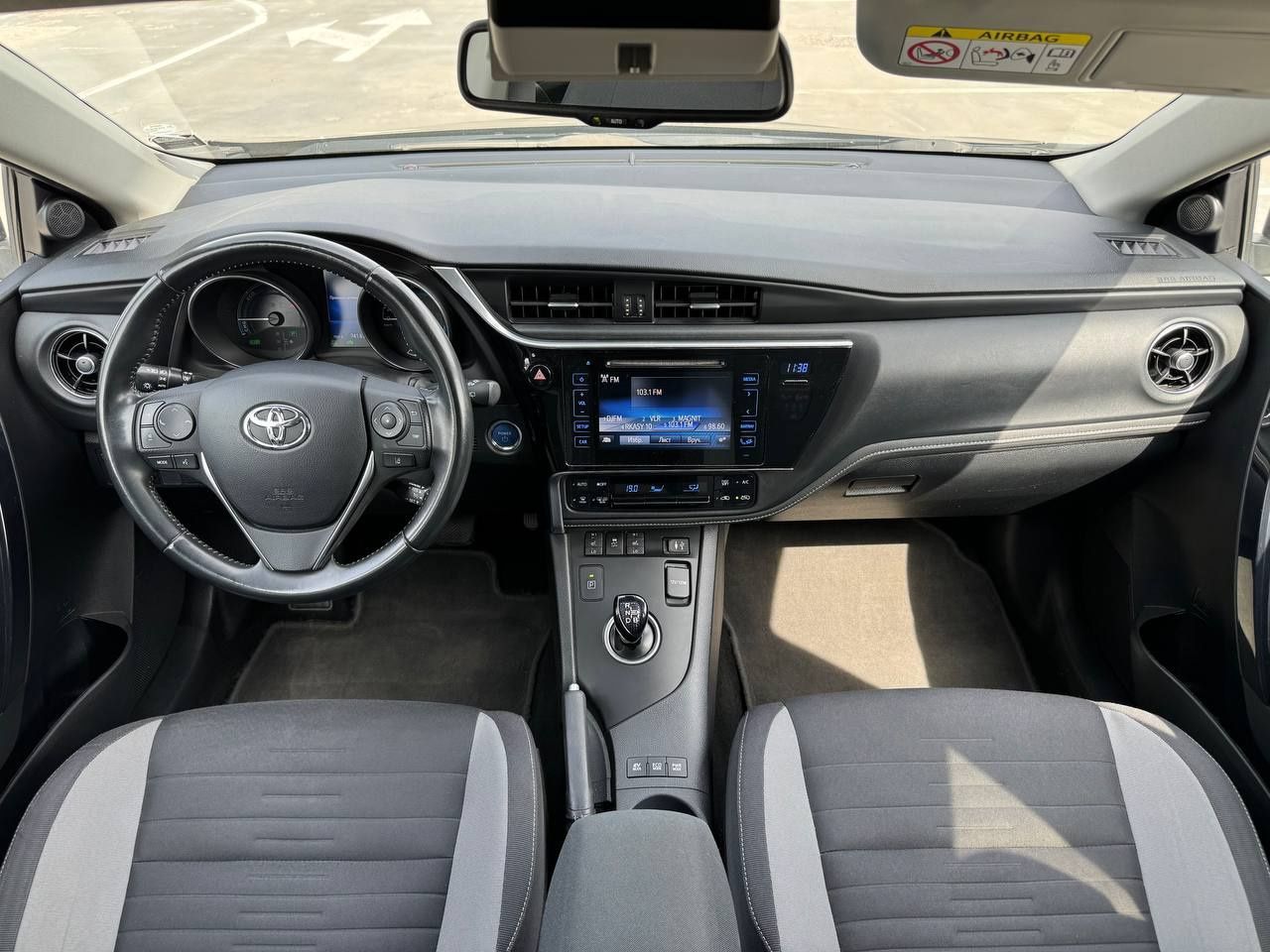 Toyota Auris  2015 року, Hybrid 1.8, автомат,передній привід, 167 т.км