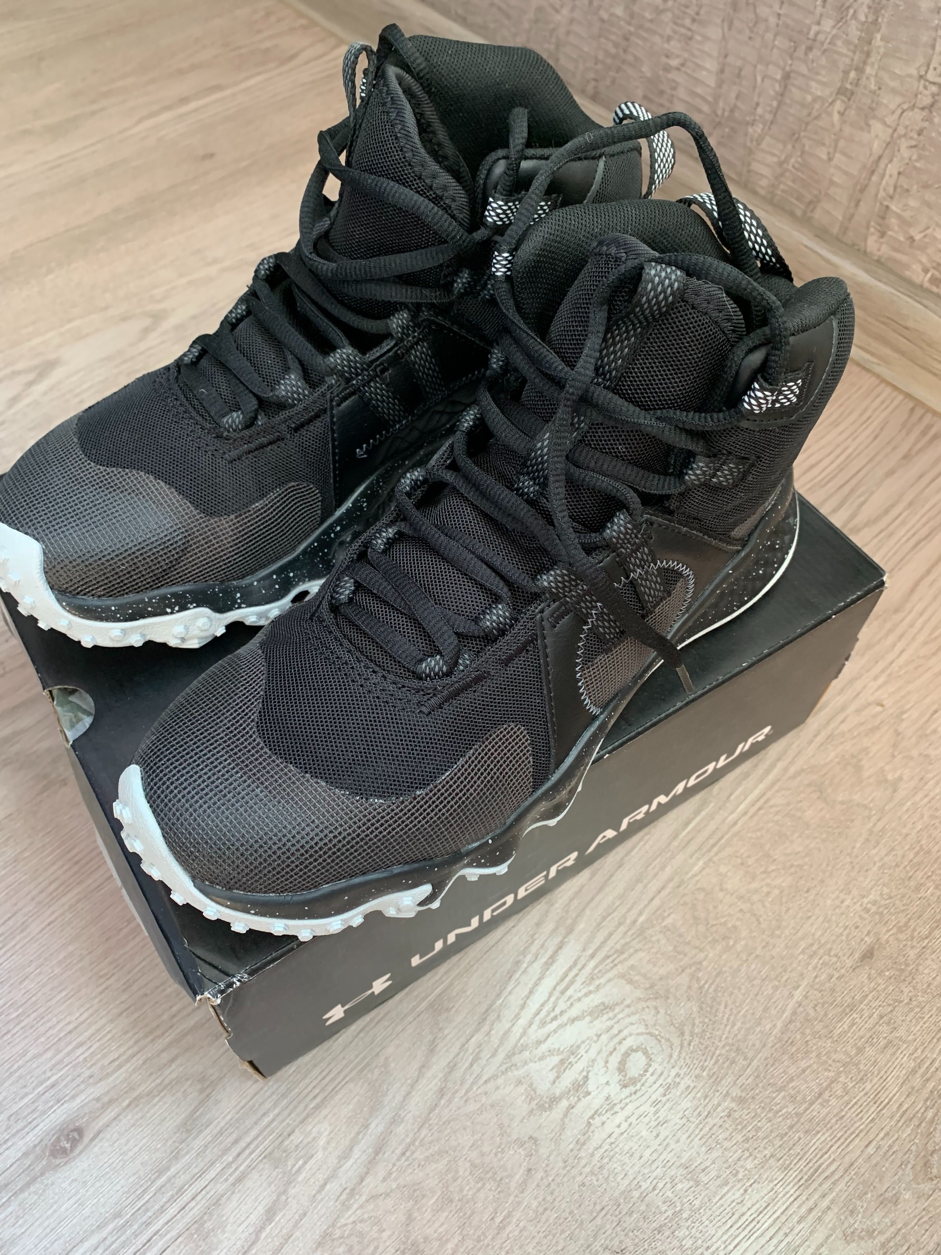 Мужские черные хайтопы Under Armour Charged Maven Trek 42