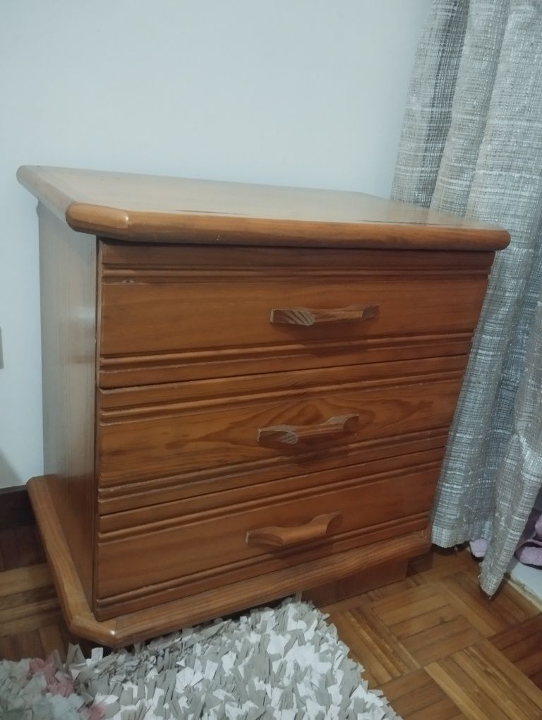 Mesinha de cabeceira
