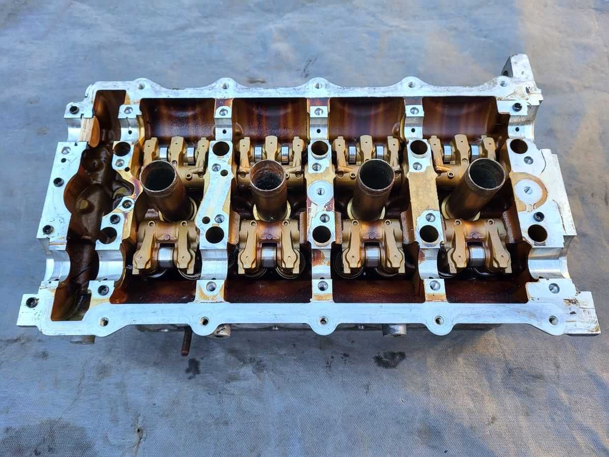 Głowica lewa AUDI A6 C5 4,2  , A8 D2 D3  3,7  , 4,2  .