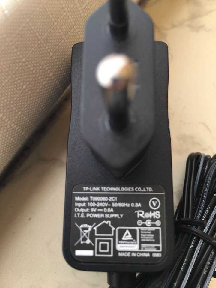 Блок питания к WI-FI роутеру TP-LINK. (ADAPTER). 9V.
